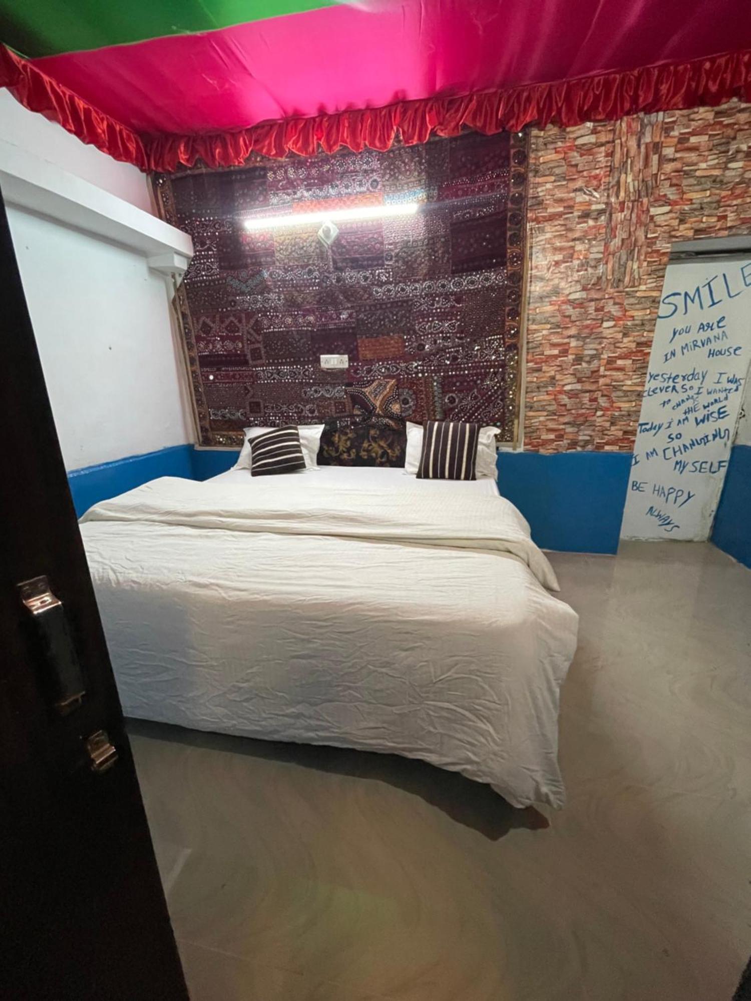 Mirvana Guest House & Camel Safari 자이살메르 외부 사진