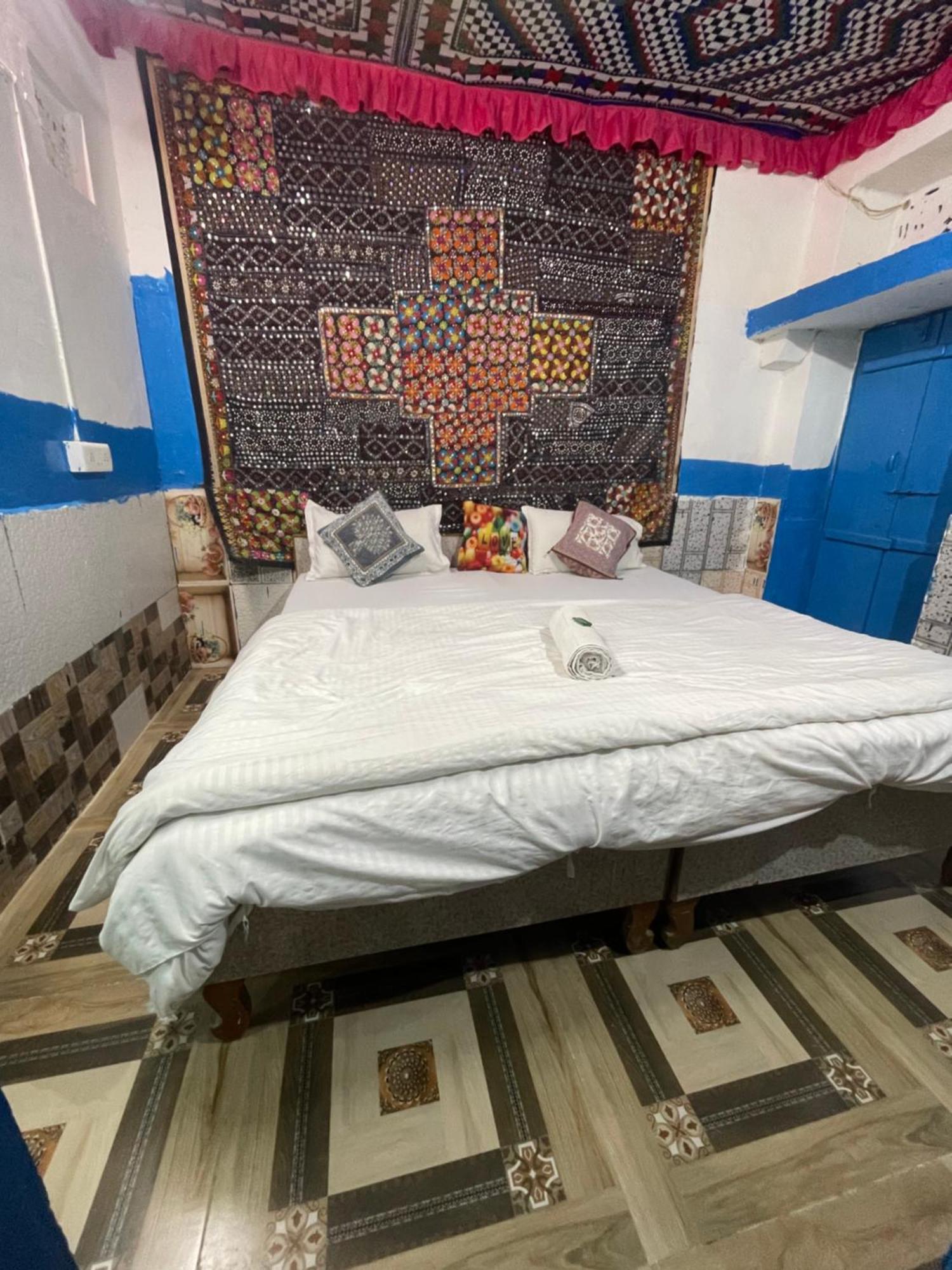 Mirvana Guest House & Camel Safari 자이살메르 외부 사진